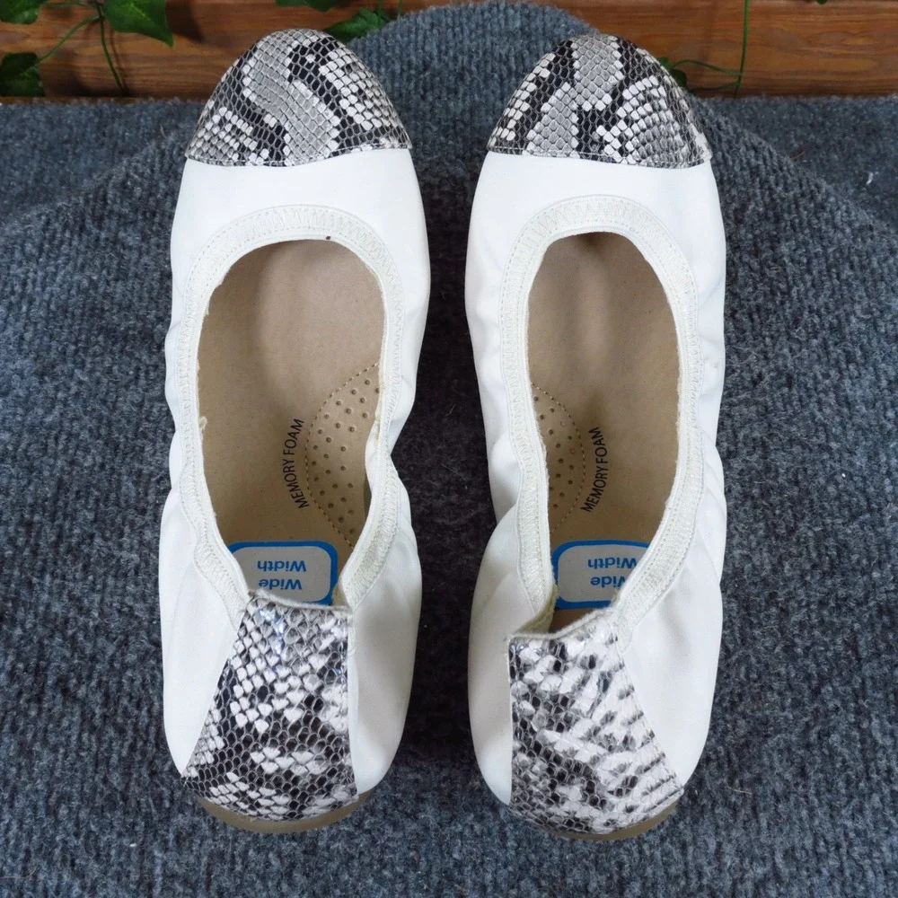 Time‎ and Tru Scrunch Women Ballet Flat 10 Wide Comfort White Snakeskin Print